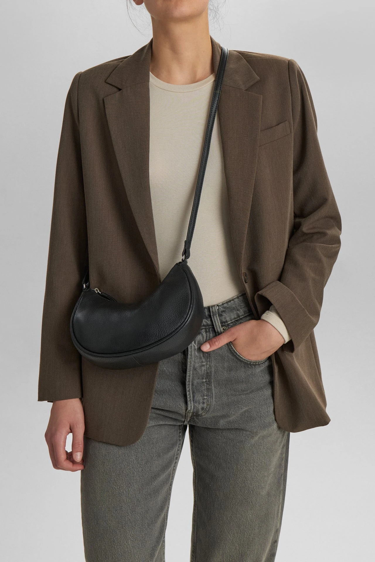 DenelaMBG Crossbody Taske, Grain 2 DenelaMBG Crossbody Taske, Grain - Image 2