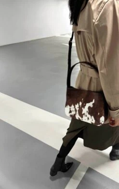 EsaMBG Crossbody Taske, Cow Print -Tasker Shop markberg dk crossbody bag one size esambg crossbody taske cow print pre order 1141429310