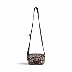 LessMBG Leopard Crossbody Taske, Recycled -Tasker Shop markberg dk crossbody bag one size lessmbg crossbody taske recycled 58981190795603
