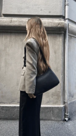 NuriaMBG Crossbody Taske, Grain -Tasker Shop markberg dk crossbody bag one size nuriambg crossbody taske grain 72367043215737