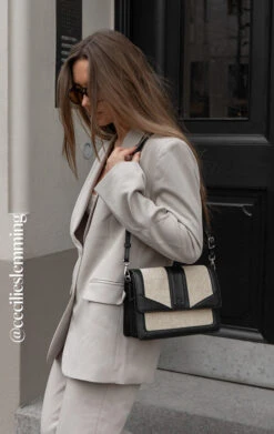 JaneMBG Crossbody Taske, Canvas Mix -Tasker Shop markberg dk crossbody taske one size janembg crossbody taske canvas mix 48942800863571