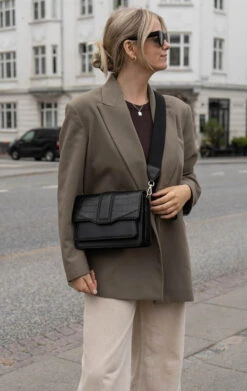 JaneMBG Crossbody Taske, Mat Croco 12 JaneMBG Crossbody Taske, Mat Croco -Tasker Shop markberg dk crossbody taske one size janembg crossbody taske mat croco 51091959415123