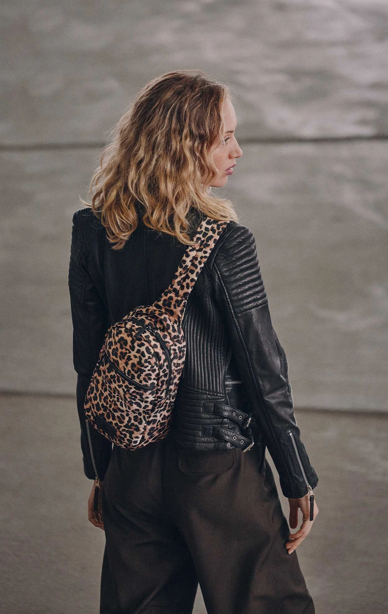 TrekMBG Leopard Sling Bag, Recycled 3 TrekMBG Leopard Sling Bag, Recycled - Image 3