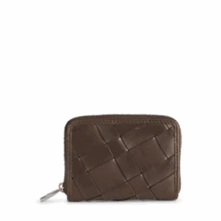 MauraMBG Pung, Antique