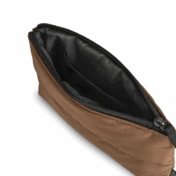 SimoneMBG Makeup Pung, Mega Puffer, Recycled -Tasker Shop markberg dk toilet kosmetikpung one size simonembg makeup pung mega puffer recycled 39432907882738