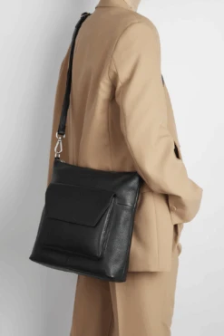 JoannaMBG Crossbody Taske, Grain -Tasker Shop markbergdk crossbody taske one size joannambg crossbody taske grain 39432816689394